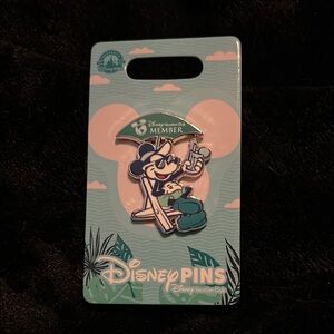 Disney Vacation Club Member Pin